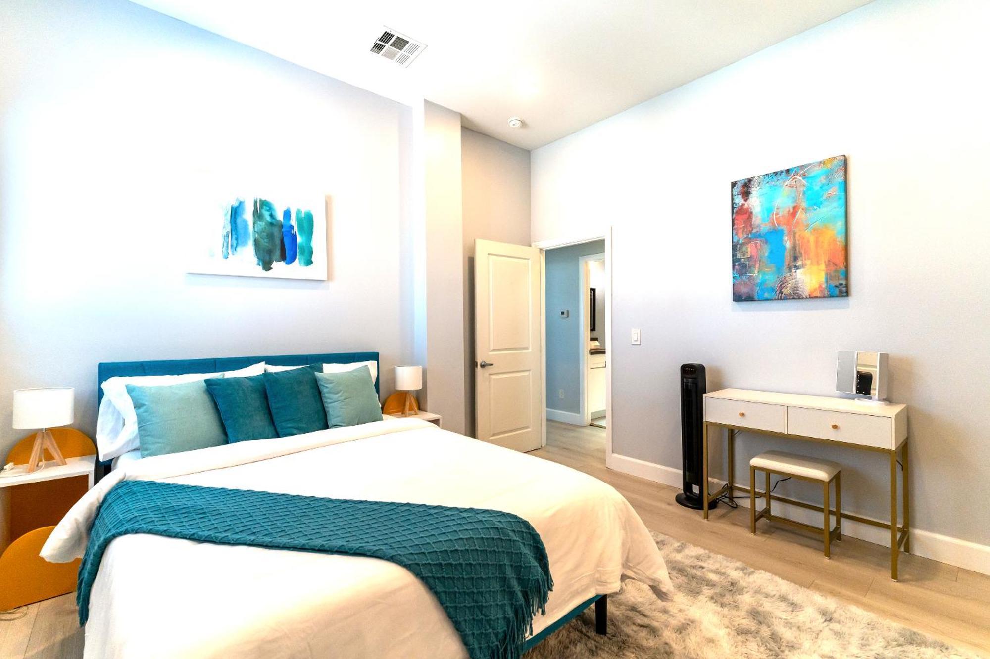 Holiday home Stunning Midcity New Modern And Luxe Living