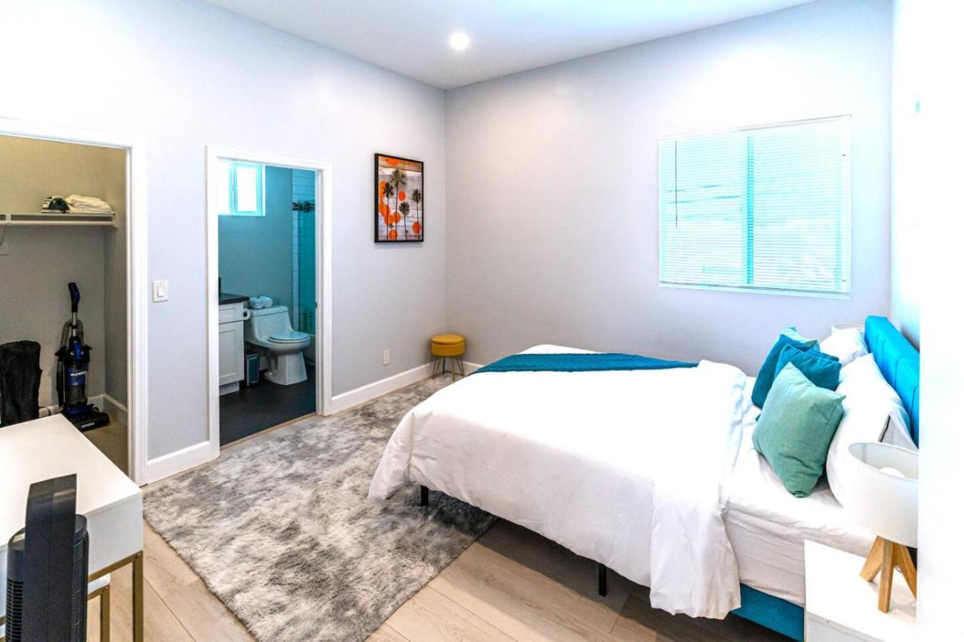 Holiday home Stunning Midcity New Modern And Luxe Living Los Angeles