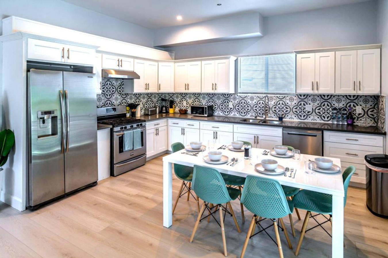 Stunning Midcity New Modern And Luxe Living