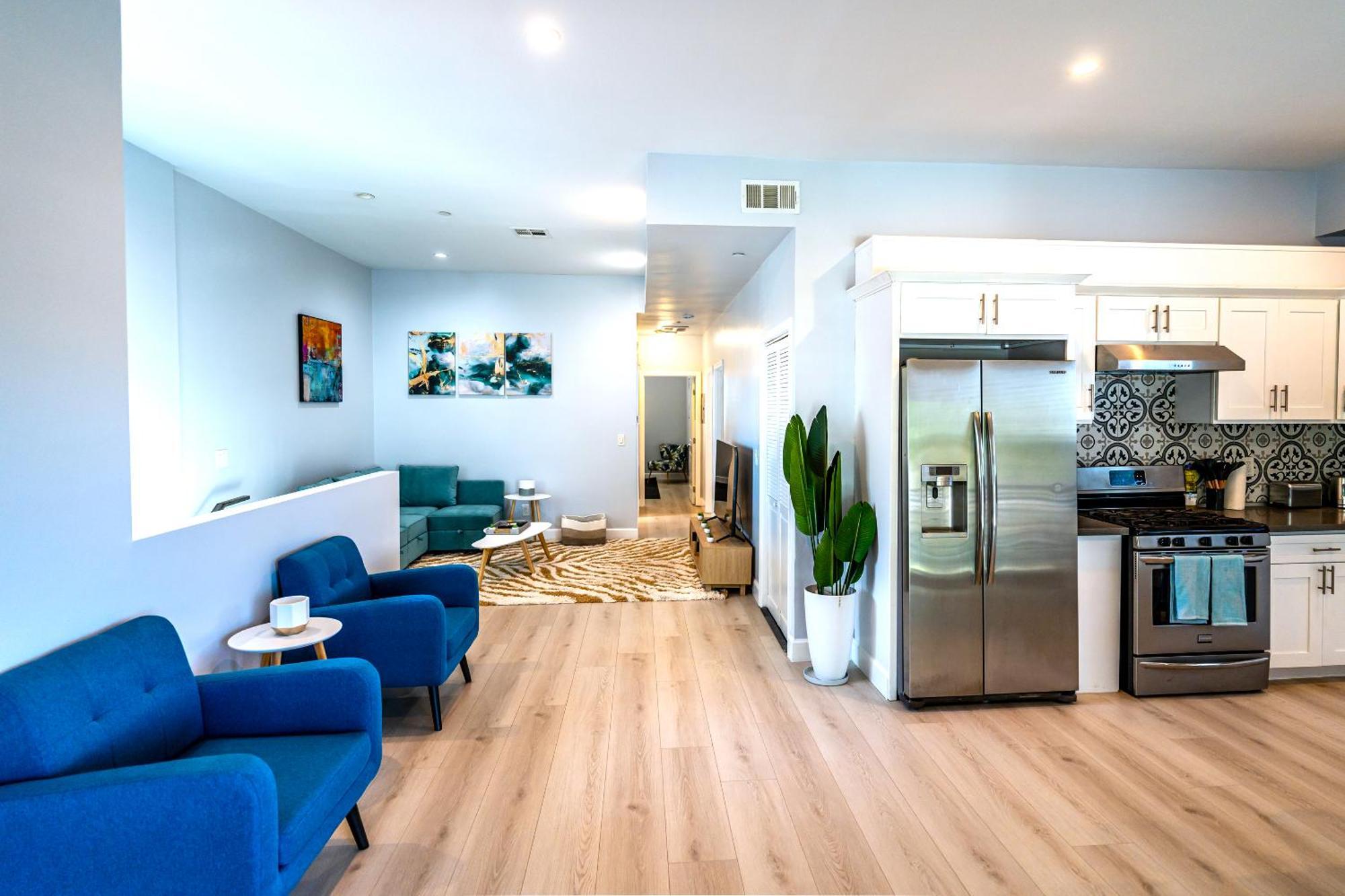 Holiday home Stunning Midcity New Modern And Luxe Living